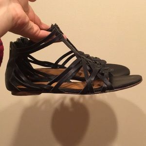 UGG Australia Black Leather Strappy Sandals W9